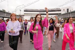 Mujeres De Los Dos Laredos Se Unen En Caminata Binacional Para Conmemorar El D&iacute;a Internacional De La Mujer
