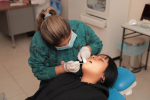 NI&Ntilde;AS Y NI&Ntilde;OS RECIBIR&Aacute;N ATENCI&Oacute;N M&Eacute;DICA Y DENTAL GRATUITA EN CL&Iacute;NICAS UNE DURANTE ABRIL