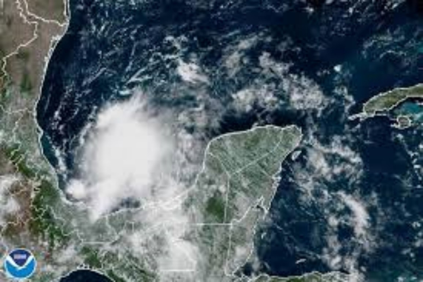 Monitorea el NHC posible depresión tropical en el Golfo