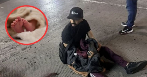 Mujer baj&oacute; de auto, pari&oacute; a su beb&eacute; en la calle y lo abandon&oacute; ah&iacute;