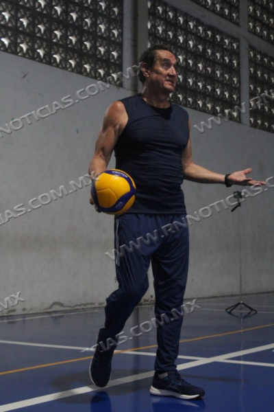 OFRECER&Aacute;N CL&Iacute;NICA DE VOLEIBOL CON EL ENTRENADOR PROFESIONAL GERARDO LEYVA BRIONES