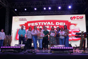 DIF Y GOBIERNO MUNICIPAL CELEBRAN A LAS MADRES DE NUEVO LAREDO CON EMOTIVO FESTIVAL