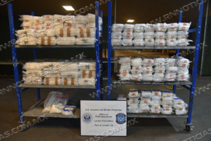 Agentes de la CBP incautan m&aacute;s de 10,1 millones de d&oacute;lares en metanfetamina en el Puente del Comercio Mundial.