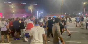 Aficionados mexicanos y argentinos protagonizan brutal pelea en Qatar