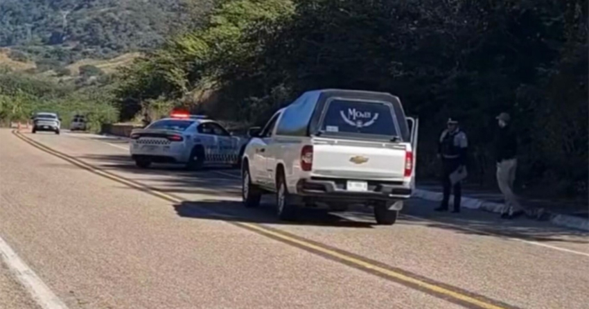 Investigan el hallazgo de cinco cuerpos en la autopista Mazatlán-Durango