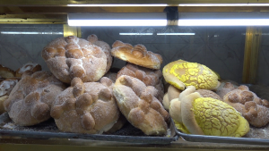 VIDEO Panaderías aumentan producción de Pan de muerto; esperan buenas ventas