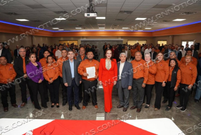 FORTALECE CARMEN LILIA CANTUROSAS LAZOS DE COOPERACI&Oacute;N CON SINDICATO DE MAQUILADORAS