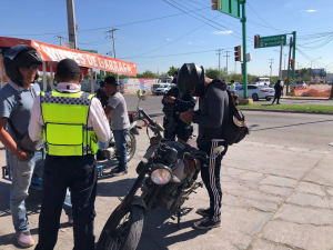 VIDEO Dirección de Tránsito y vialidad realiza Operativo contra motocicletas irregulares