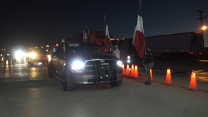 Cruzan más de 2 mil 500 vehículos de paisanos por Nuevo Laredo en Mega Caravana Queretana