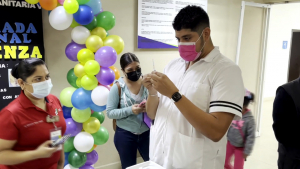 VIDEO Vacunado el 80 por ciento de los grupo vulnerables contra influenza