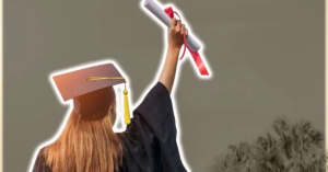 Alumna denuncia acoso durante su ceremonia de graduaci&oacute;n