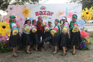 LA PLAZA PRIMERO DE MAYO SE LLENA DE VIDA CON EL BAZAR PRIMAVERA