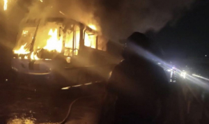Sigue la ola de violencia en Guerrero; queman dos restaurantes y cinco autos