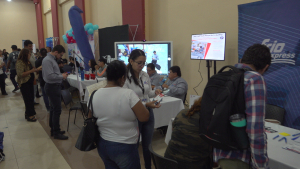 VIDEO Ofertan más de 2 mil vacantes en Tercera Feria de empleo