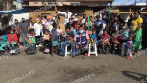 Les festejan Navidad a niños migrantes en Nuevo Laredo
