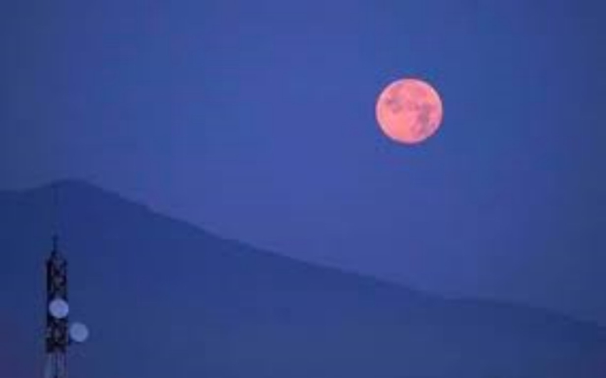 Te decimos cuándo y a qué hora ver la Luna rosa llena de abril