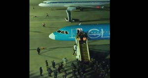 As&iacute; fue la llegada de cientos de deportados por Trump a la megac&aacute;rcel de Bukele