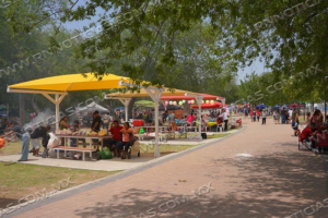 CELEBRAN PASCUA CIENTOS DE FAMILIAS NEOLAREDENSES EN ESPACIOS P&Uacute;BLICOS DIGNOS; REPORTAN SALDO BLANCO